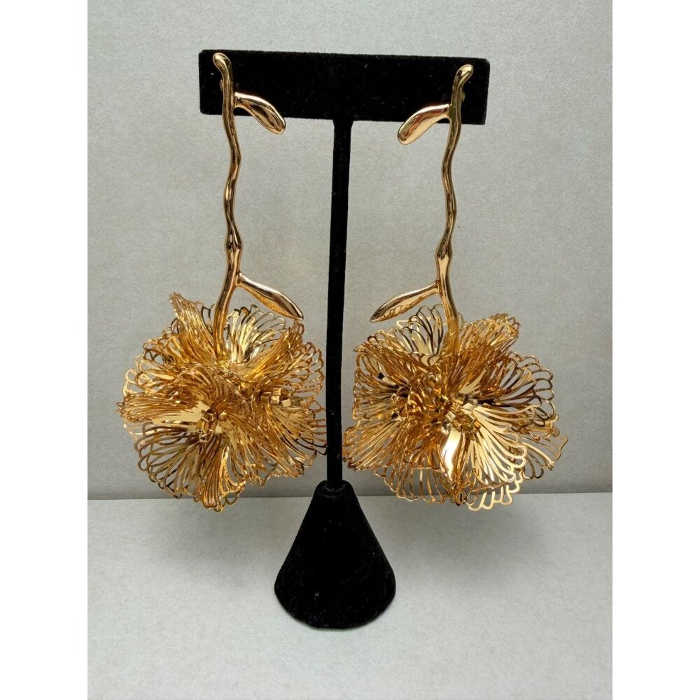 Zara Sculptural Floral Drop Earrings Gold Tone Statement NWOT Trendy
